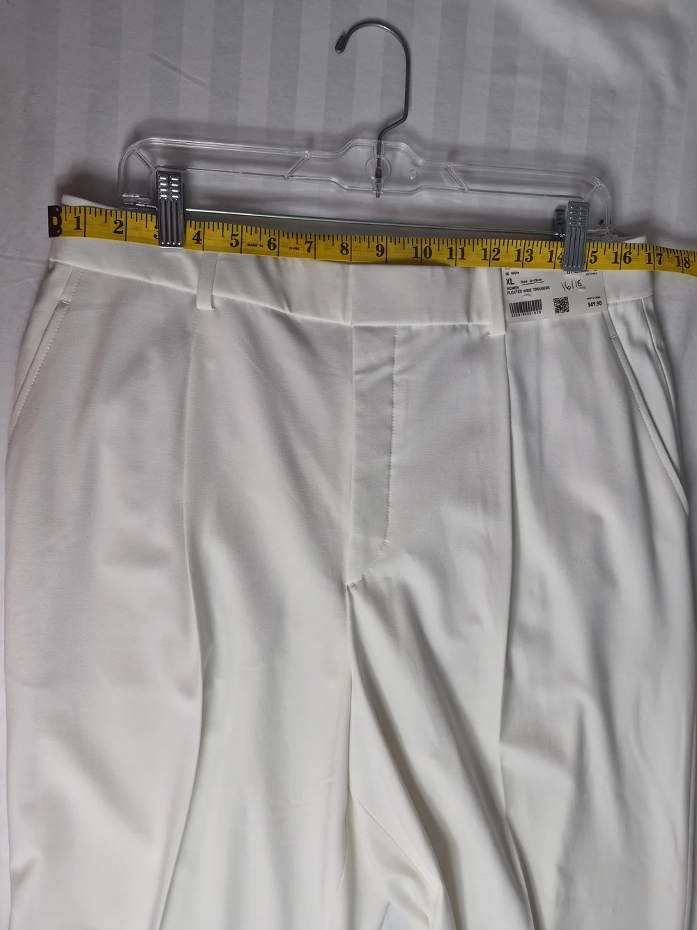 XL Uniqlo Cream Wide-Leg Dress Pants